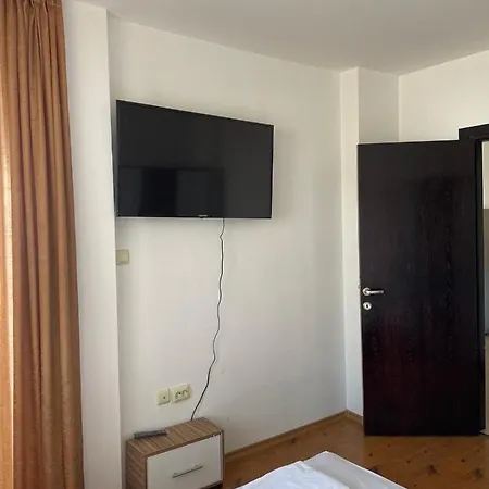Robinzon Apartmets -elenite