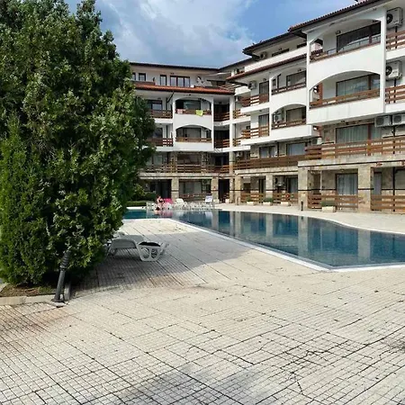 Robinzon Apartmets -elenite Apartment