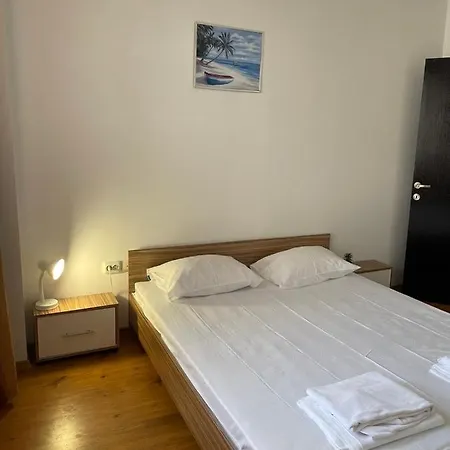 Robinzon Apartmets -elenite *